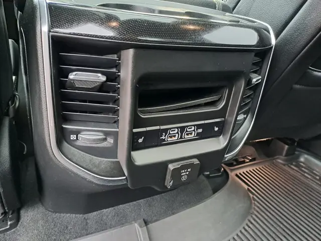 Dodge Ram 1500 5.7 V8 4x4 Crew Cab Laramie 2019 LPG/Gas 16