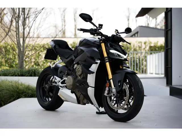 Ducati Streetfighter V4 S 2022 Benzine 12