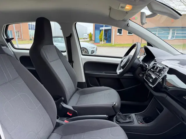 Volkswagen up! 1.0 move up! BlueMotion 2015 Benzine 10