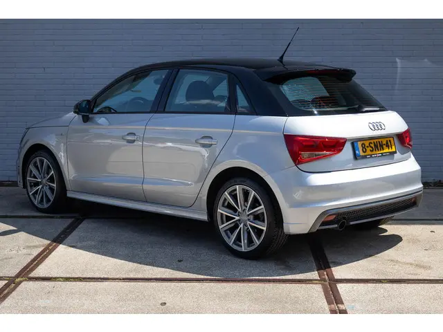 Audi A1 Sportback 1.2 TFSI Admired 2013 Benzine 12