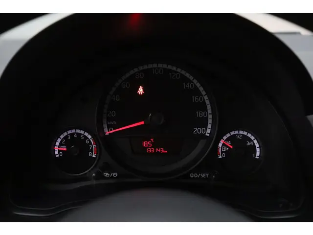 Volkswagen up! 1.0 move up! BlueMotion 2016 Benzine 24