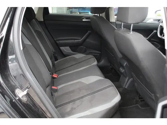 Volkswagen Polo 1.0 TSI Highline 2019 Benzine 23