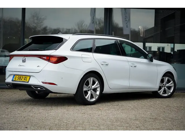 SEAT Leon Sportstourer 1.5 eTSI FR 2021 Benzine 4