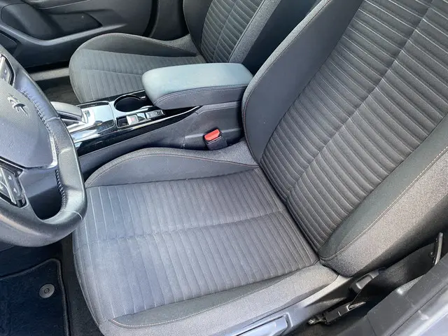 Peugeot e-2008 EV Active Pack 50 kWh 2020 Elektrisch 14