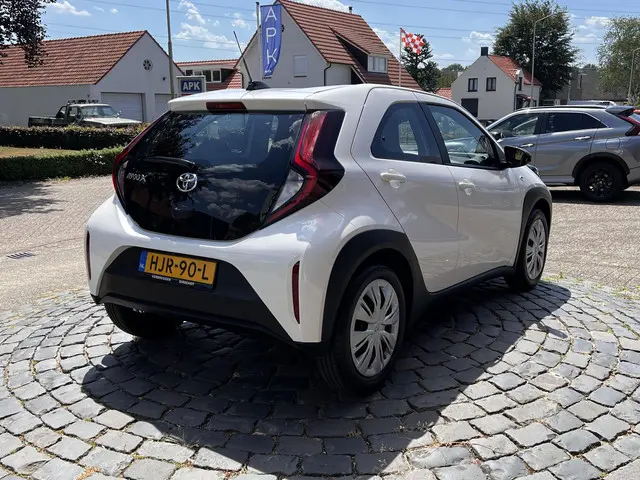 Toyota Aygo X 1.0 VVT-i MT Business 2024 Benzine 4