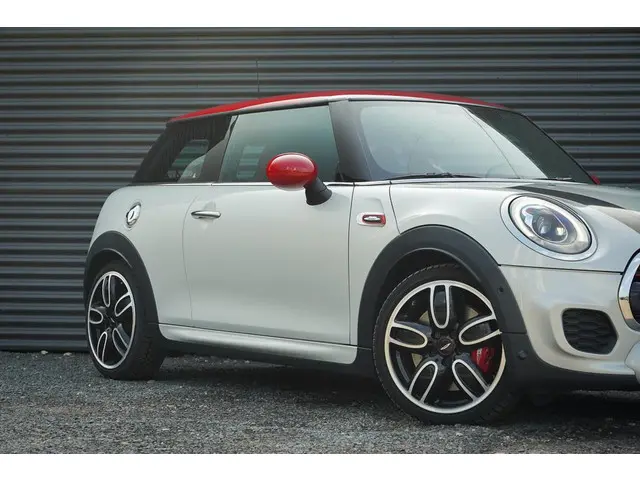 MINI Cooper Mini 2.0 John Works 2015 Benzine 53