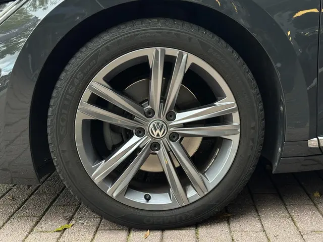 Volkswagen Arteon 2.0 TSI Business R 2019 Benzine 12