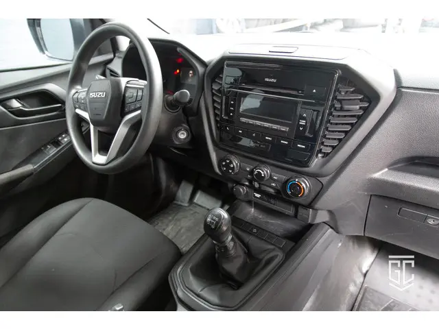 Isuzu D-Max 1.9 Double Cab lang 2024 Diesel 11