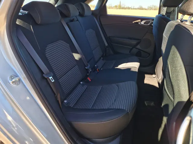 Kia Ceed 1.0 T-GDi !! 6000 km !! 2022 Benzine 37