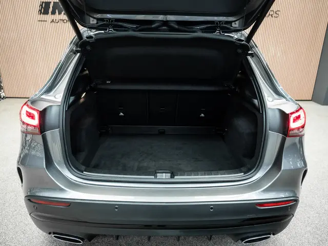 Mercedes-Benz GLA 200 AMG Line 2023 Benzine 15