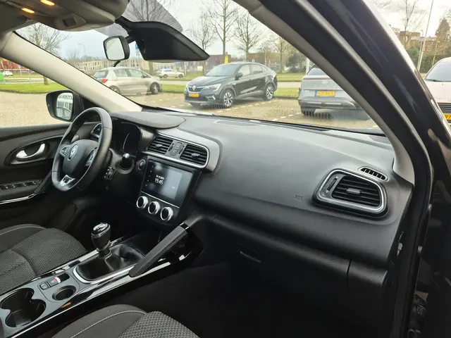 Renault Kadjar 1.3 TCe Equilibre TREKHAAK 2022 Benzine 16