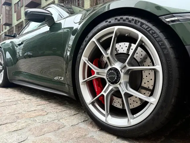 Porsche 911 4.0 GT3 2023 Benzine 10