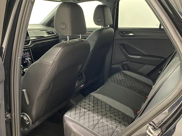 Volkswagen T-Roc 1.5 TSI R-Line Edition 2025 Benzine 33