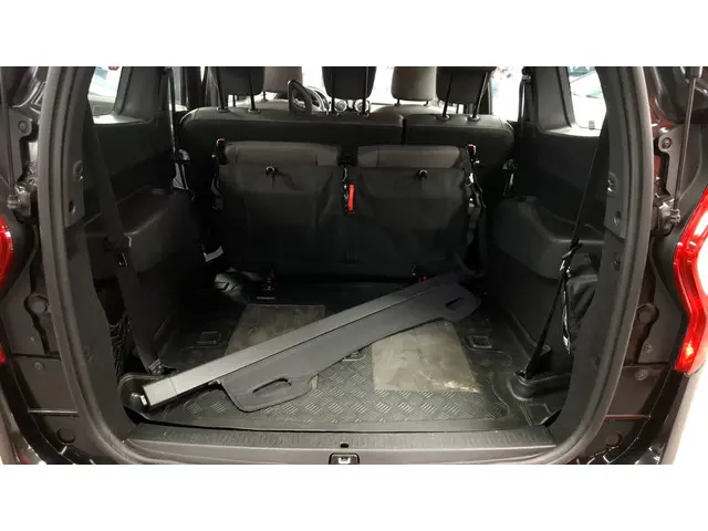 Dacia Lodgy 1.2 TCe Prestige 7p. 2013 Benzine 20