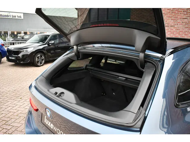 BMW 3 Serie Touring 330e M-Sport 2025 Hybride Benzine 56