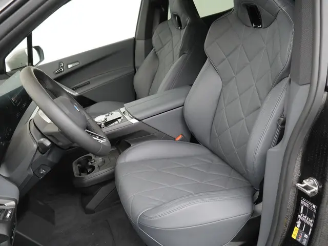 BMW iX xDrive45 101 kWh 2026 Elektrisch 4