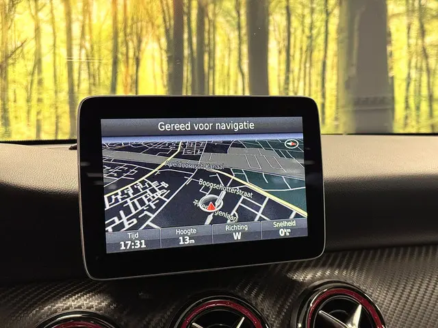 Mercedes-Benz A-Klasse AMG 45 4MATIC 2017 Benzine 11