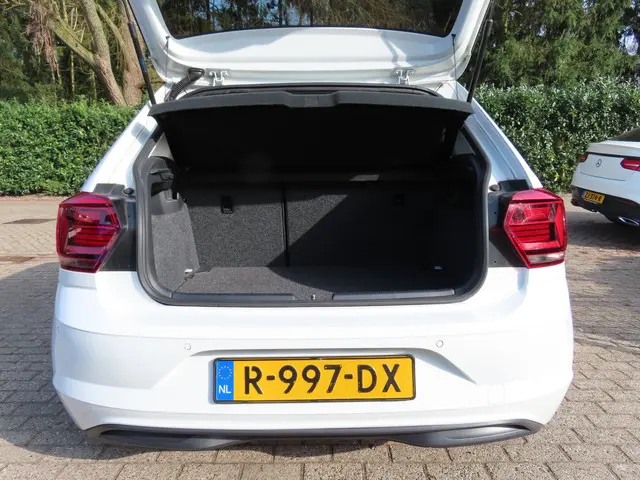 Volkswagen Polo 1.0 TSI Highline Business R 2020 Benzine 4