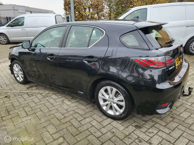Lexus CT 200h Luxury Line 2017 Hybride Benzine 17
