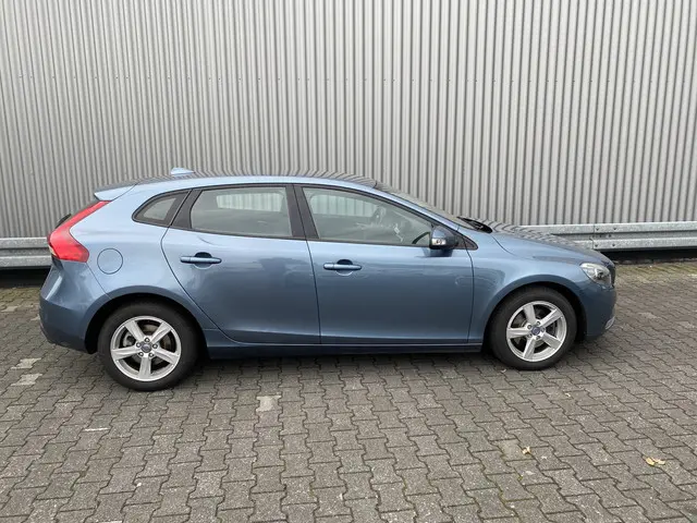 Volvo V40 1.6 T3 Kinetic 2012 Benzine 10