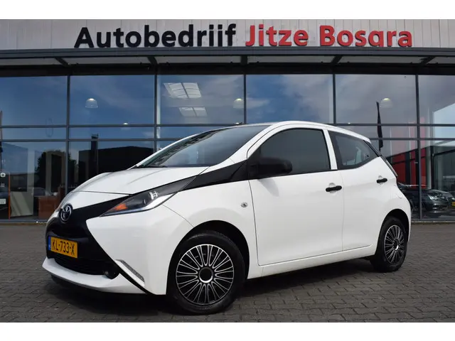 Toyota Aygo 1.0 VVT-i 5Drs X-Now 2016 Benzine