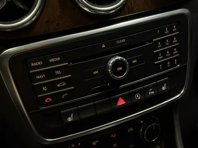Mercedes-Benz GLA 180 d Prestige 2015 Diesel 19
