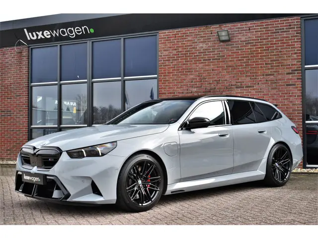 BMW M5 Touring 2025 Hybride Benzine 51