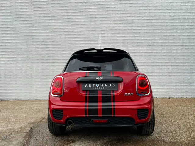 MINI Cooper 1.5 Chili Serious Business 2017 Benzine 9