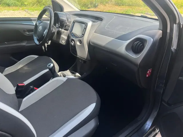 Toyota Aygo 1.0 VVT-i x-play 2017 Benzine 15