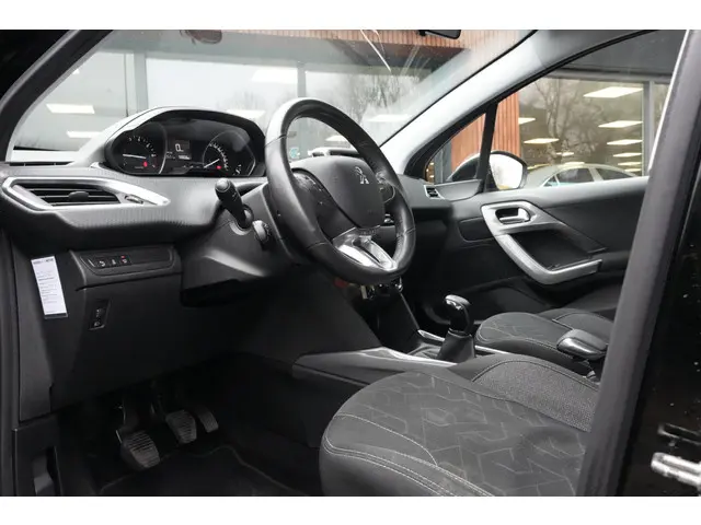 Peugeot 2008 1.2 PureTech Blue Lion 2016 Benzine 4