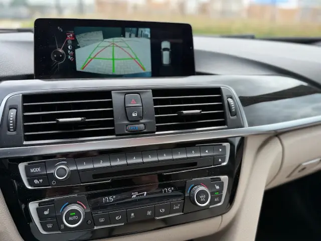 BMW 3 Serie Touring 330i xDrive M Sport 2015 Benzine 21