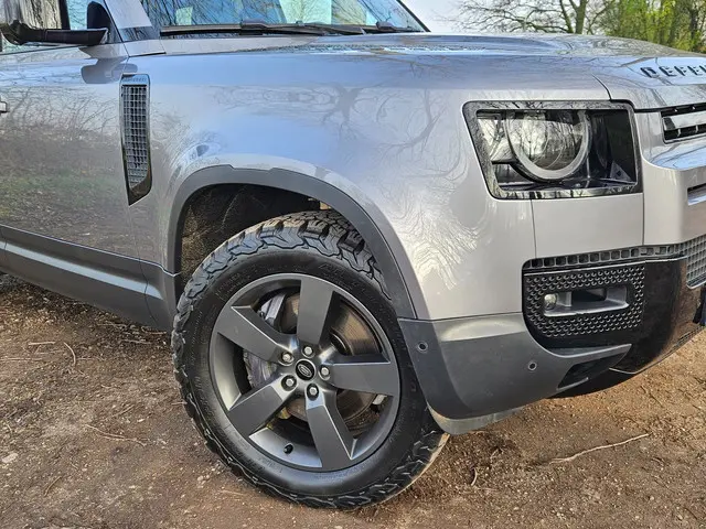 Land Rover Defender 110 2.0 P400e 2021 Hybride Benzine 3