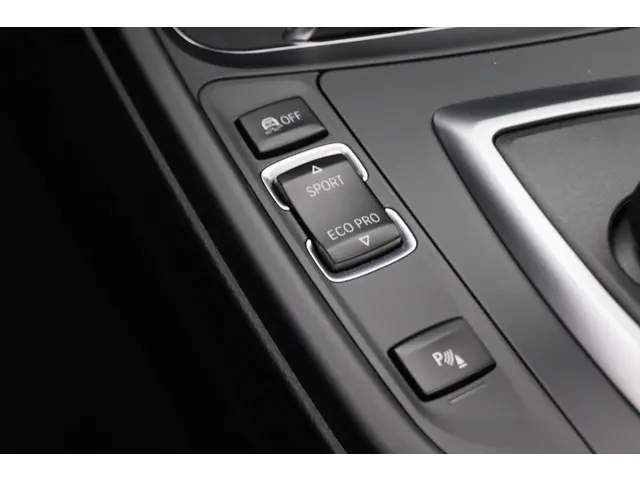 BMW 3 Serie Touring 318i M Sport Edition 2018 Benzine 49