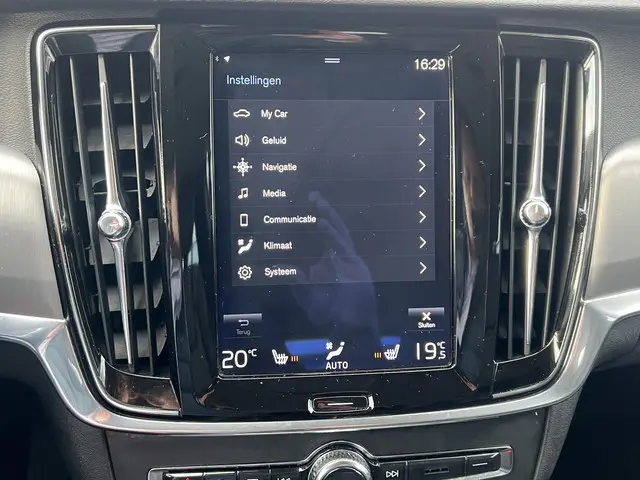 Volvo V90 2.0 D4 190 pk Momentum 2017 Diesel 22