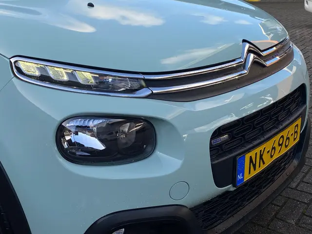 Citroën C3 1.2 PureTech Shine 2017 Benzine 25