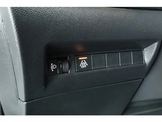 Peugeot 2008 1.2 PureTech Active 2021 Benzine 10