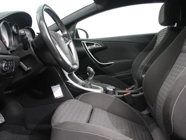 Opel Astra GTC 1.4 Turbo 120pk Sport 2015 Benzine 25