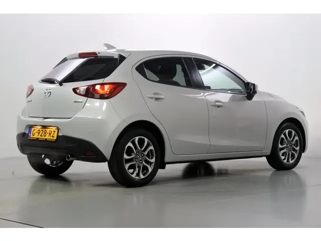 Mazda 2 1.5 90pk Automaat GT-M 2019 Benzine 2