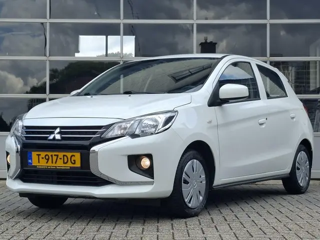 Mitsubishi Space Star 1.2 Connect+ 2023 Benzine