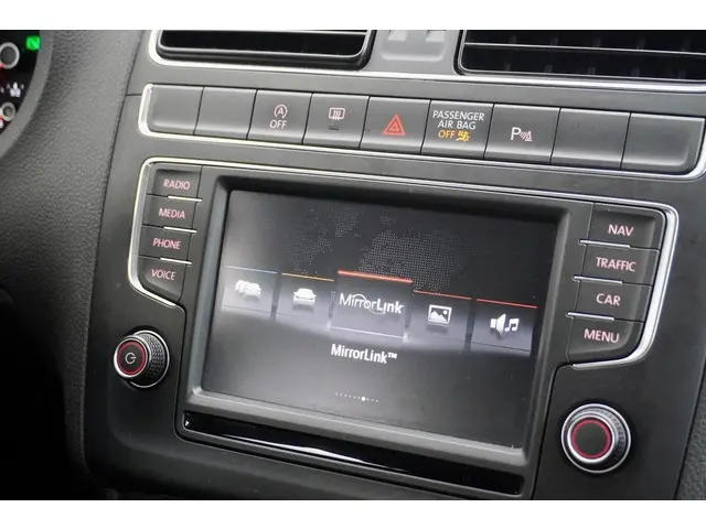 Volkswagen Polo 1.2 TSI Comfortline 2015 Benzine 25