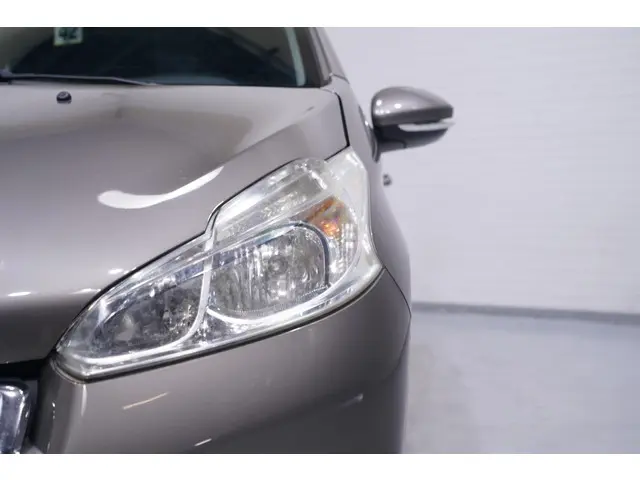 Peugeot 208 1.4 e-HDi Active 2013 Diesel 11