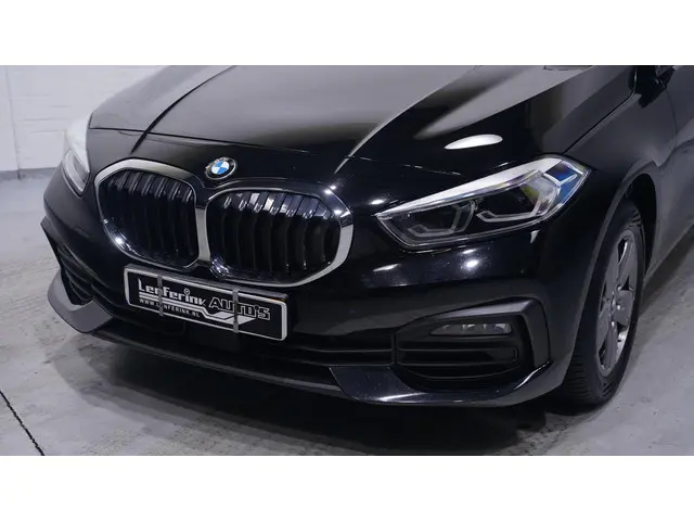 BMW 1 Serie 118i Advantage 2022 Benzine 12