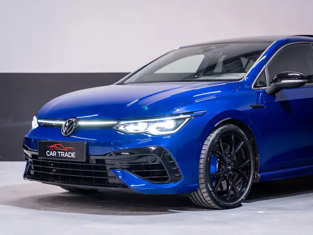 Volkswagen Golf 2.0 TSI R 4Motion 2024 Benzine 4