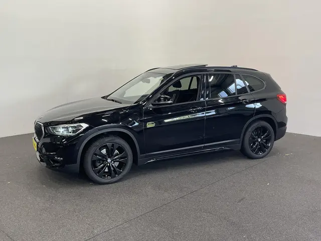 BMW X1 xDrive25e SportLine 2021 Hybride Benzine 9