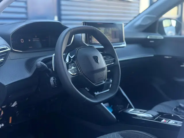 Peugeot 208 Allure Hybride 100pk 2025 Benzine 22
