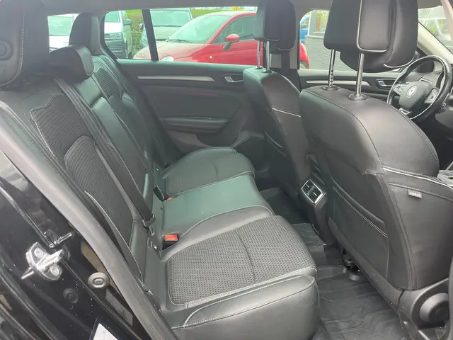 Renault Mégane Estate 1.3 TCe Bose / Automaat 2020 Benzine 17