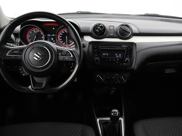 Suzuki Swift 1.2 COMFORT SMART HYBRID 2021 Benzine 3