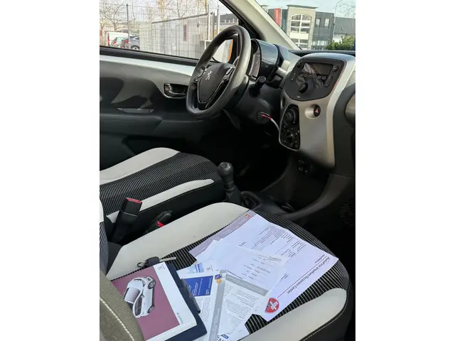 Peugeot 108 1.0 e-VTi Active TOP! 2017 Benzine 13