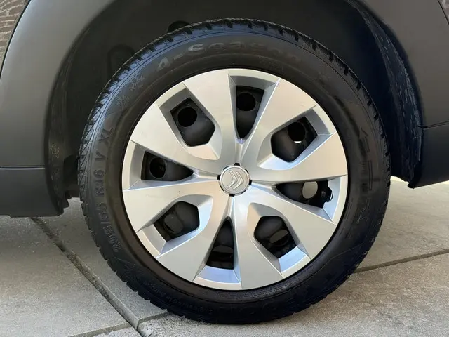 Citroën C4 Cactus 1.2 PureTech Business 2017 Benzine 34