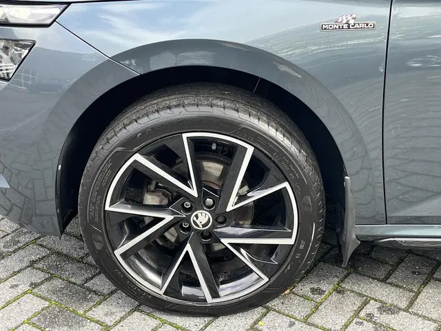 Škoda Kamiq 1.0 TSi DSG Monte Carlo 2021 Benzine 9